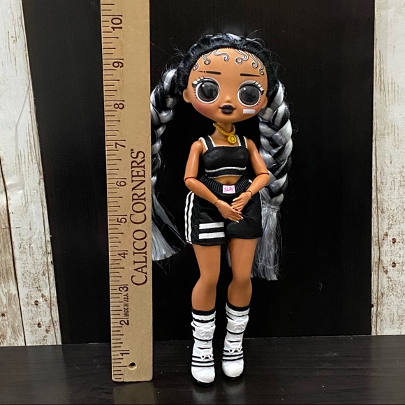 L.O.L Surprise OMG B-Gurl 9" Fashion Doll - Picture 2 of 9